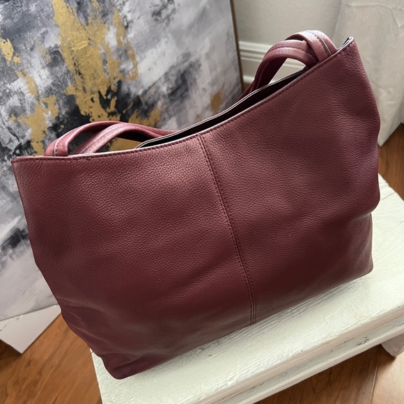 NWOT Vince Camuto Teri Leather Hobo Shoulder Bag in Deep Red - Picture 15 of 15